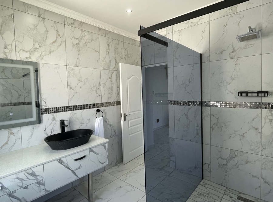 4 Bedroom Property for Sale in Country Club Western Cape